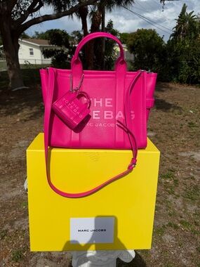Marc Jacobs Hot Pink The Tote Bag Large Leather Tote with Removable Strap
